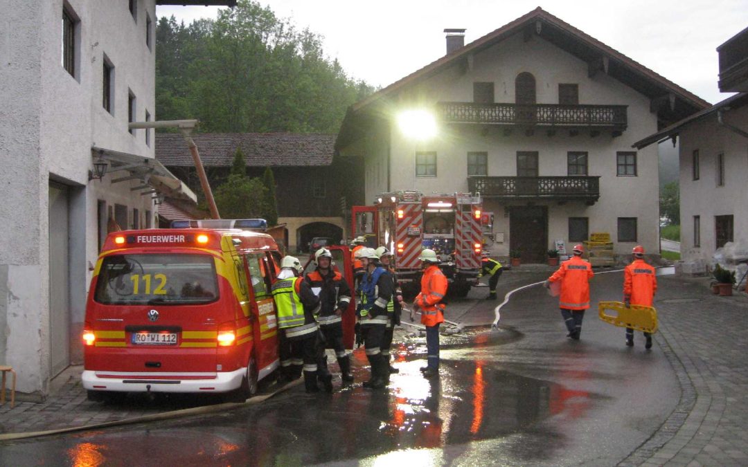 Übung der Feuerwehren Wildenwart, Atzing, Umratshausen und Frasdorf